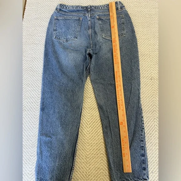 Zara Women’s Relaxed Fit Denim Jeans - Picture 8 of 14